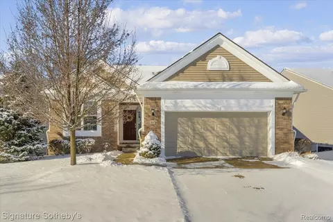 327 Bozeman Ct, Oceola, MI 48843
