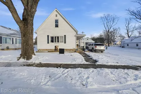 206 Arthur St, Yale, MI 48097