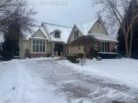 5451 Versailles Ave N, Genoa, MI 48116