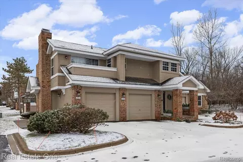 6622 Fieldstone Ct, West Bloomfield, MI 48322