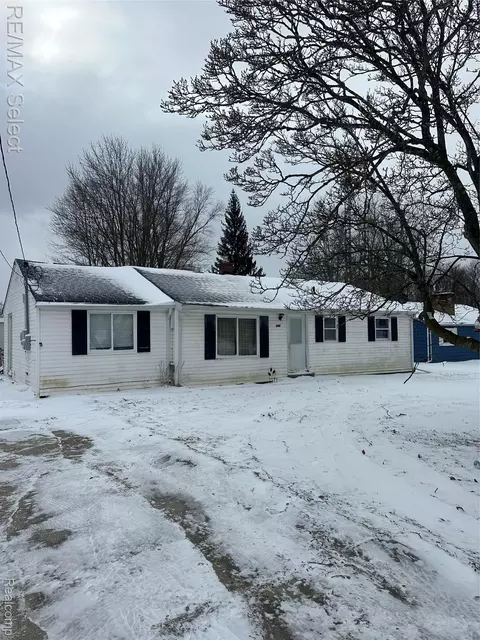 5196 E Frances Rd, Mount Morris, MI 48458