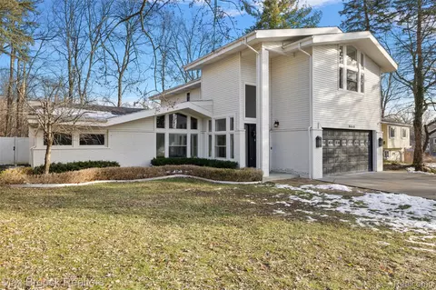 5645 Eastman Blvd, West Bloomfield, MI 48323