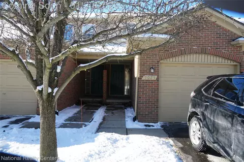 9025 Newport Way #24, Livonia, MI 48150