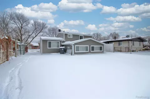 31211 Hiveley St, Westland, MI 48186