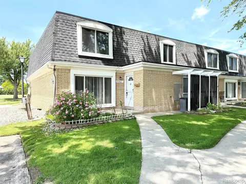 29960 City Center Dr # 1, Warren, MI 48093