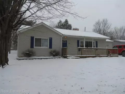 515 Riddle St, Howell, MI 48843 photo 1