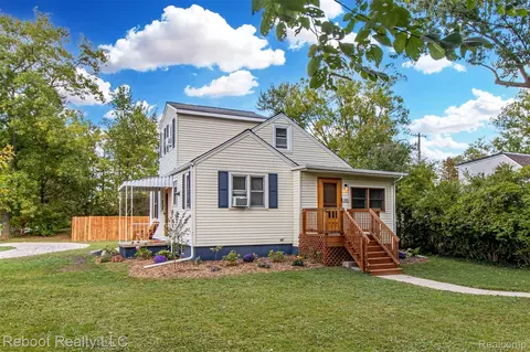 3005 Oakwood St, Ann Arbor, MI 48104