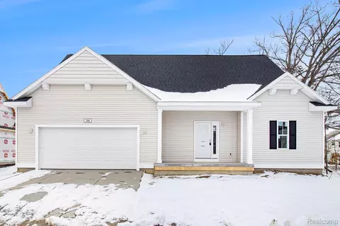 386 Dorchester Dr, Howell, MI 48855