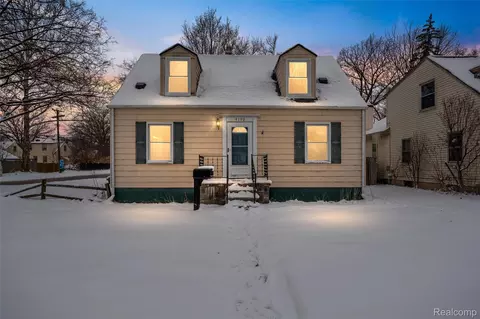 4190 2nd St, Wayne, MI 48184