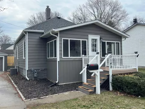 3142 Wright St, Port Huron, MI 48060