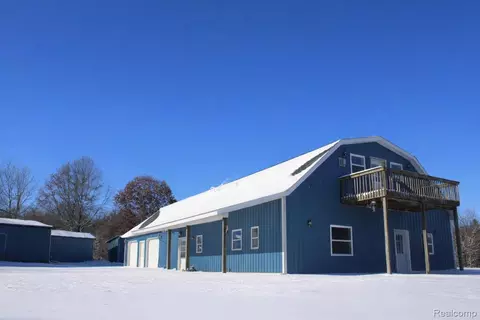 9624 Bridge Lake Rd, Springfield, MI 48348