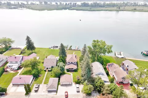 429 Edgewater, Algonac, MI 48001