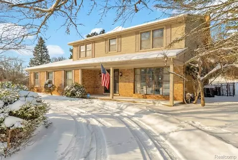1890 Ludgate Ln, Rochester Hills, MI 48309