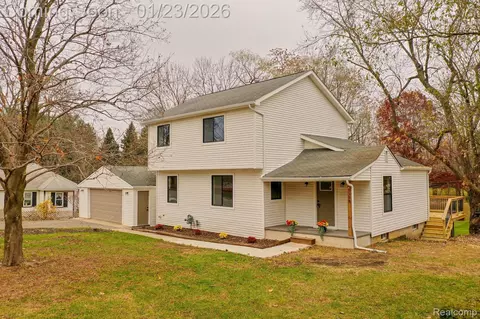 9398 Ortonville Rd, Independence, MI 48348
