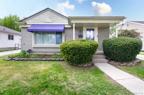542 S Manitou Ave, Clawson, MI 48017