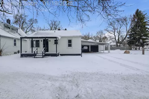 2213 Bancroft St, Port Huron, MI 48060