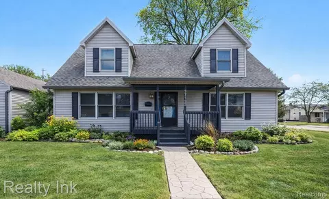 27132 Groveland St, Madison Heights, MI 48071