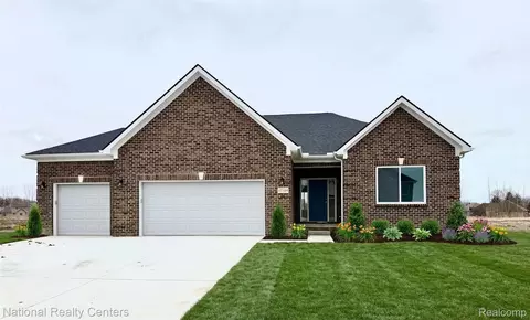 53207 Woodland Mdws, Chesterfield, MI 48047