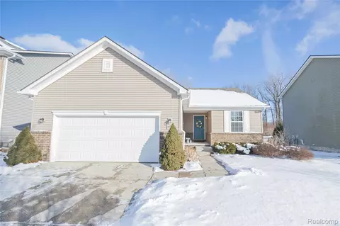 17155 Theresa Ln, Huron, MI 48164