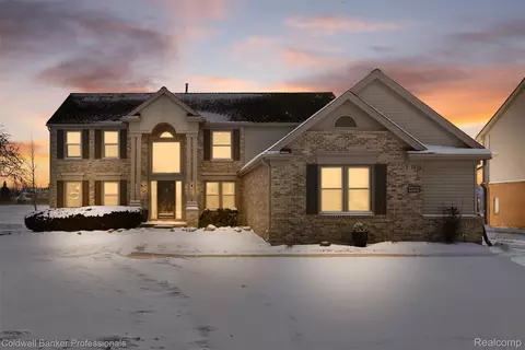 46985 Glastonbury Dr, Canton, MI 48188