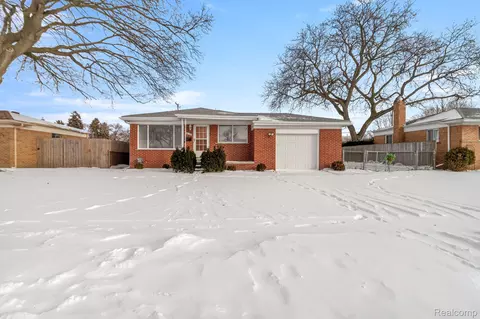 24130 Audrey Ave, Warren, MI 48091