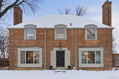 16621 Maumee St, Grosse Pointe Park, MI 48230