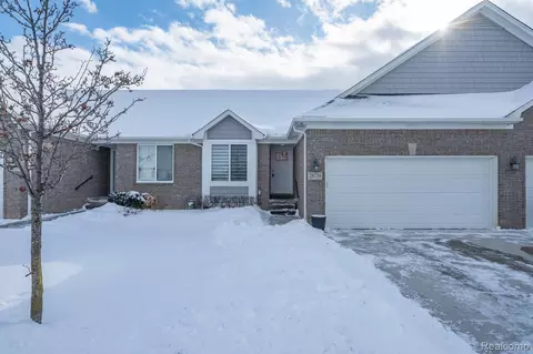 26136 Juliagrove Ln, Chesterfield, MI 48051