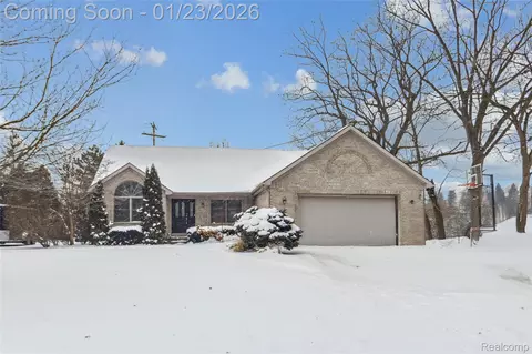 1991 Karen Ave, St. Clair, MI 48079