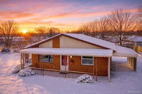 6942 Janet St, Taylor, MI 48180