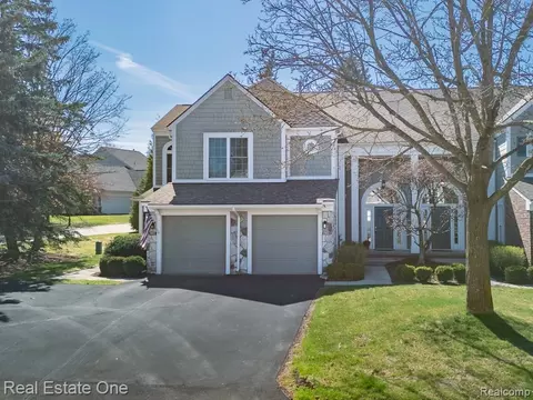 1903 Eagle Pointe, Bloomfield Hills, MI 48304
