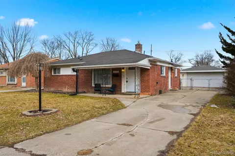 21756 Dexter Ct, Warren, MI 48089