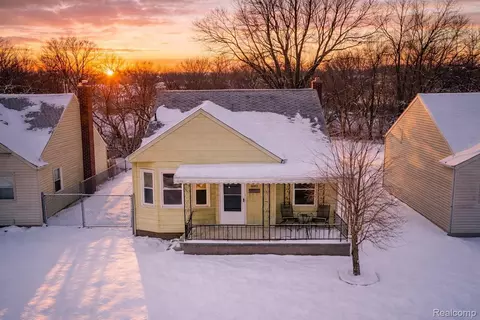 6042 Banner St, Taylor, MI 48180