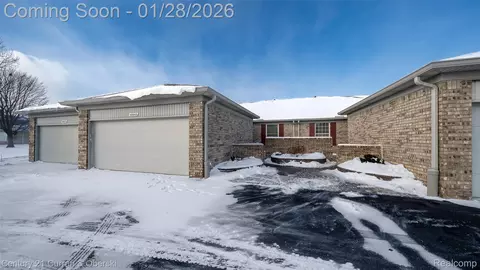 48645 Sutton Bay Ct, Shelby Township, MI 48315