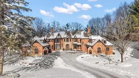 59 Hidden Rdg, Bloomfield Hills, MI 48304