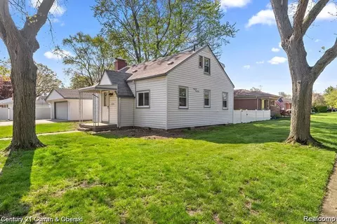 6644 N Vernon St, Dearborn Heights, MI 48127