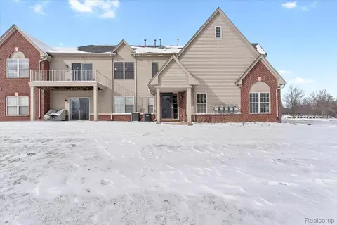 495 Addington Ln, Pittsfield, MI 48108