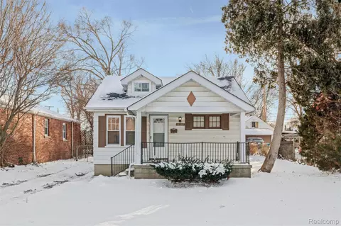 15358 Charles R Ave, Eastpointe, MI 48021