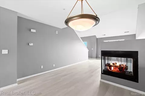 Living - 1546 Devon Ln, Troy, MI 48084 photo 3 of 3