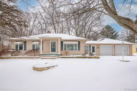 11026 Varna St, Vienna, MI 48420