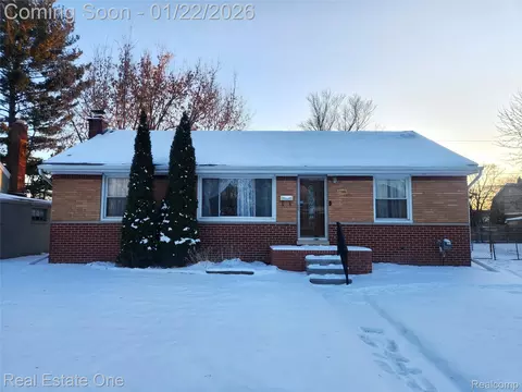 21900 Harper Lake Ave, Saint Clair Shores, MI 48080