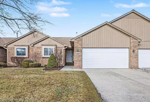 16725 Kyla Dr, Clinton Township, MI 48038