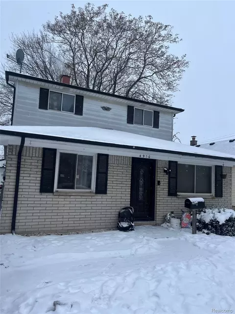 4910 Westpoint St, Dearborn Heights, MI 48125