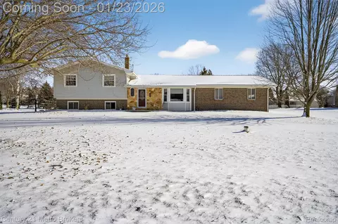11452 Whitaker Rd, Tyrone, MI 48430