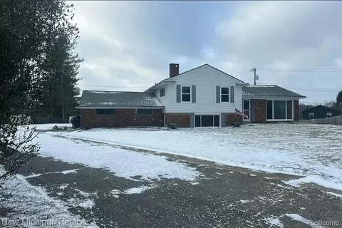 2041 Twilight Hl, Commerce, MI 48390
