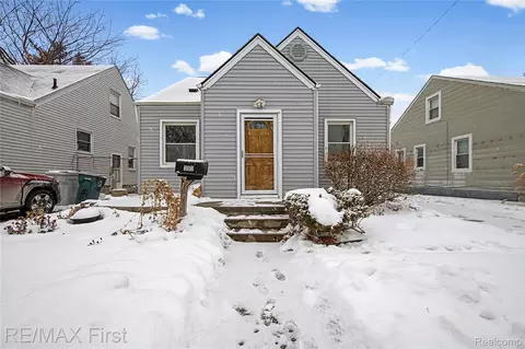353 E Jarvis Ave, Hazel Park, MI 48030