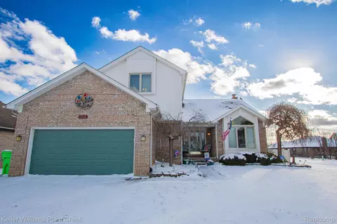 16448 Trailway Dr, Macomb, MI 48042