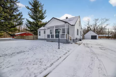 1161 S Dye Rd, Flint, MI 48532