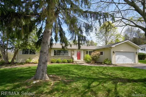 6324 Calkins Rd, Flint, MI 48532