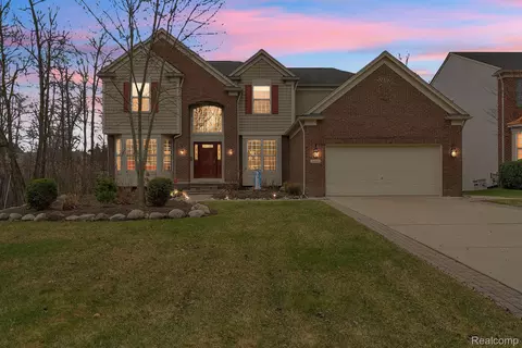 1433 Callaway Ct, Howell, MI 48843