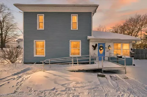 121 Livingston St, Howell, MI 48843